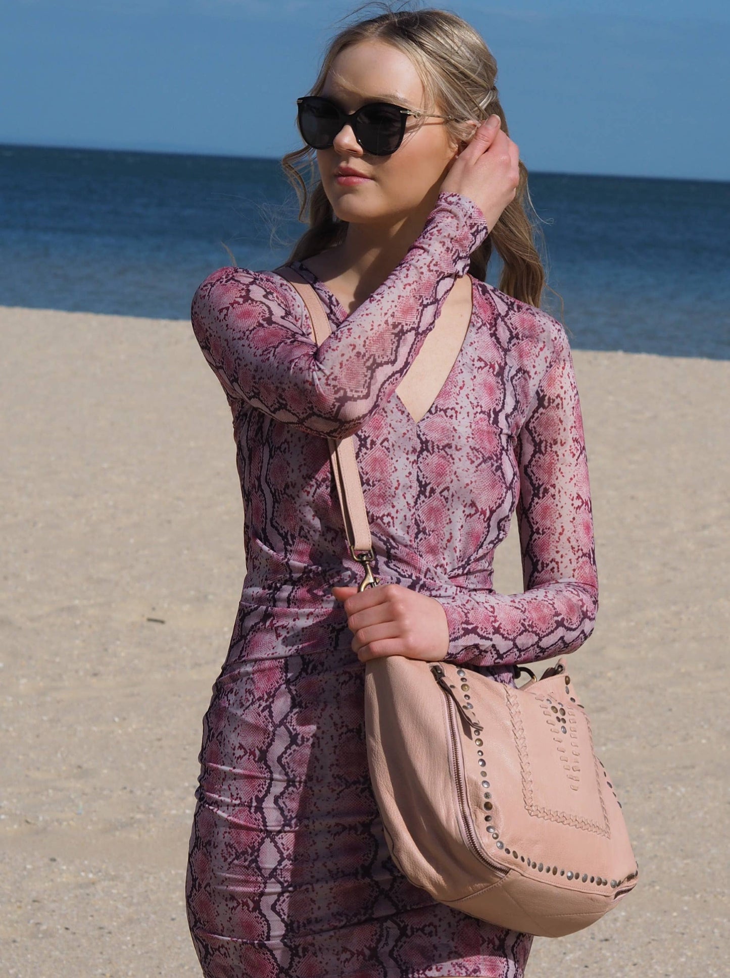 Mila Leather Tote Black, Misty Rose, Camel