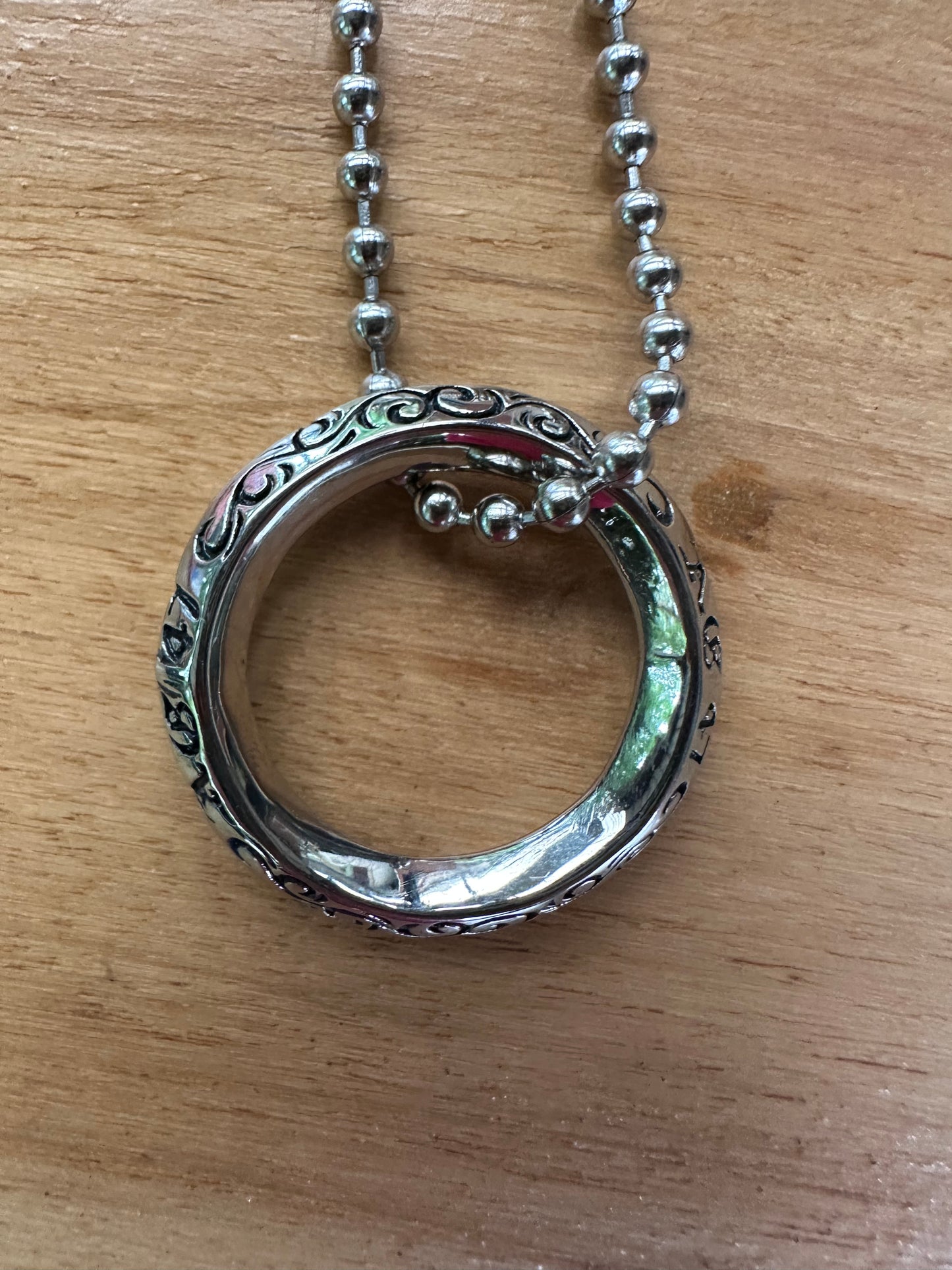 🔷 Engraved Stainless Steel Circle Pendant Necklace